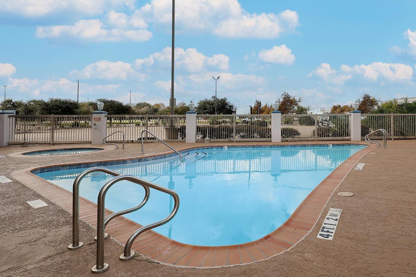 Hotel Sonesta Essential Houston Westchase Exterior foto
