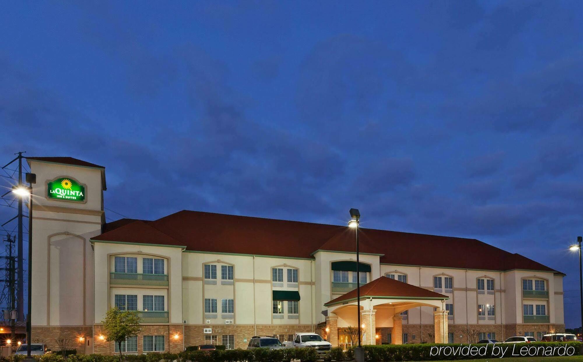 Hotel Sonesta Essential Houston Westchase Exterior foto
